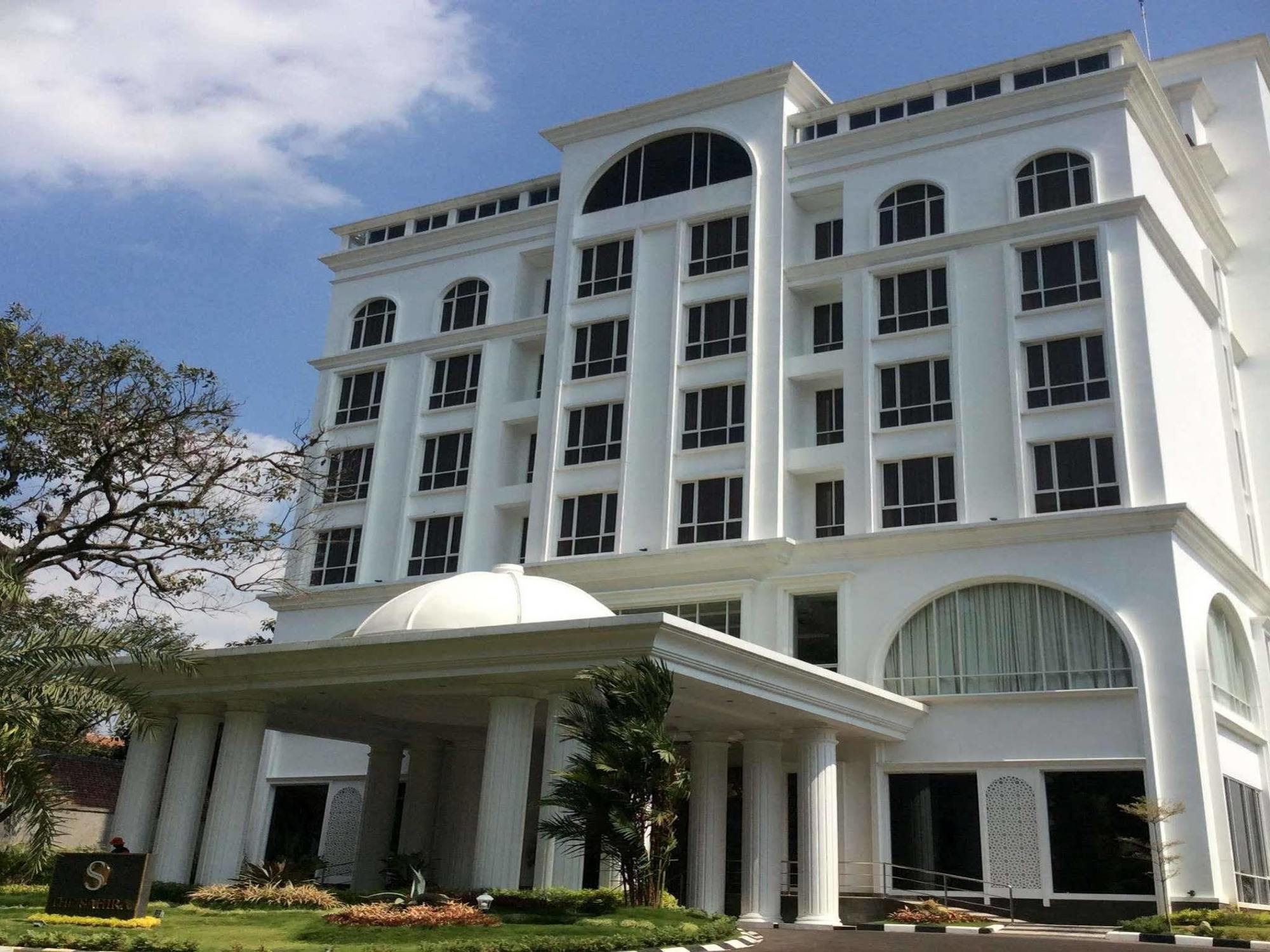 The Sahira Hotel Syariah Bogor Exterior photo